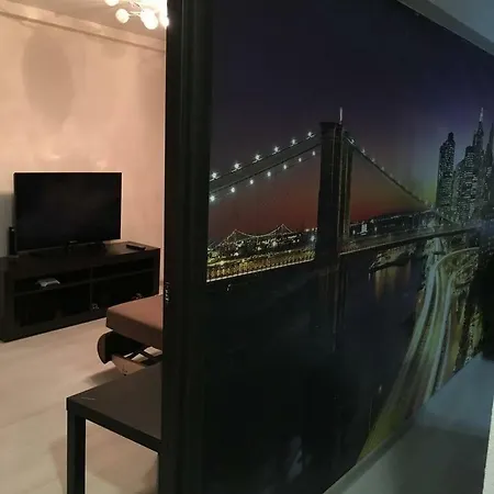 Аппартаменты Возле Метро Apartment *