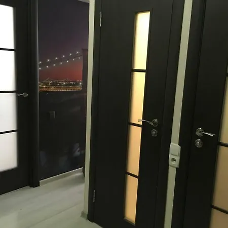Аппартаменты Возле Метро Apartment
